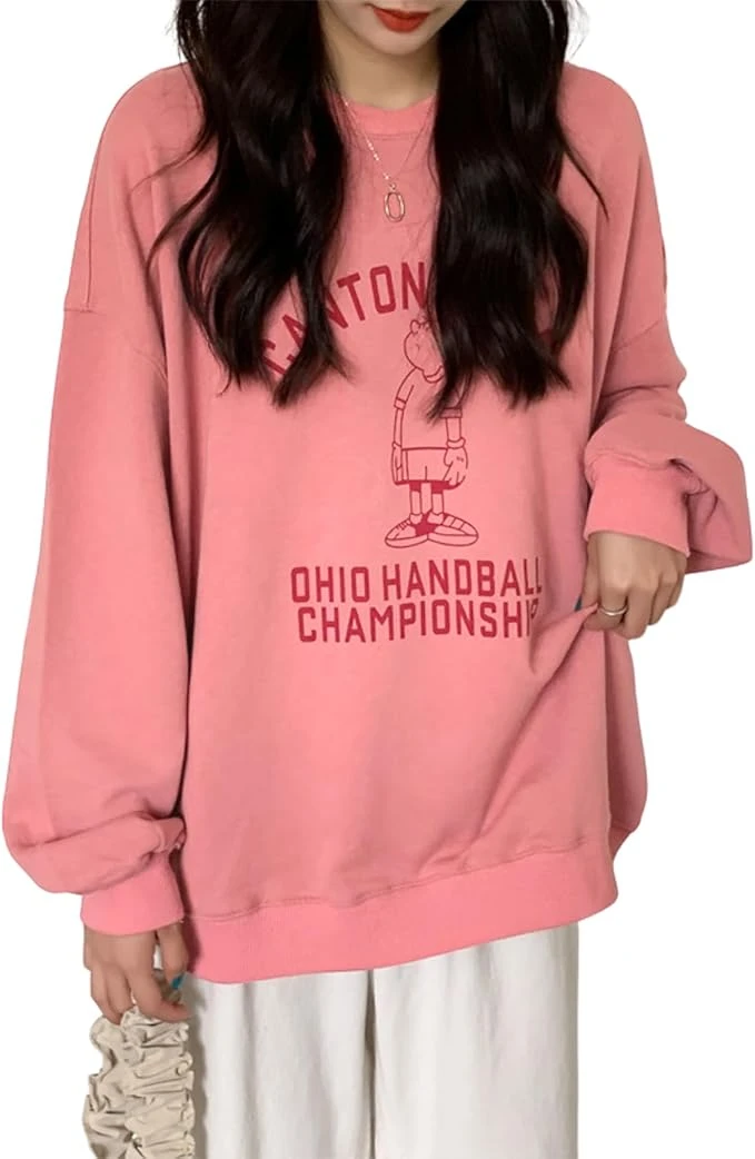 Áo nỉ nữ tay dài, chất liệu mỏng nhẹ, in chữ và logo tiếng Anh, thích hợp cho mùa thu, đông và xuân.