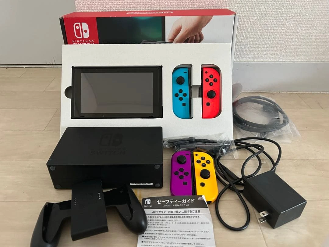 Máy chơi game Nintendo Switch kèm 4 tay cầm Joy-Con