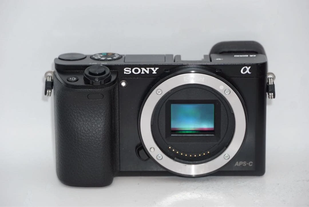 Máy ảnh Sony Alpha 6000