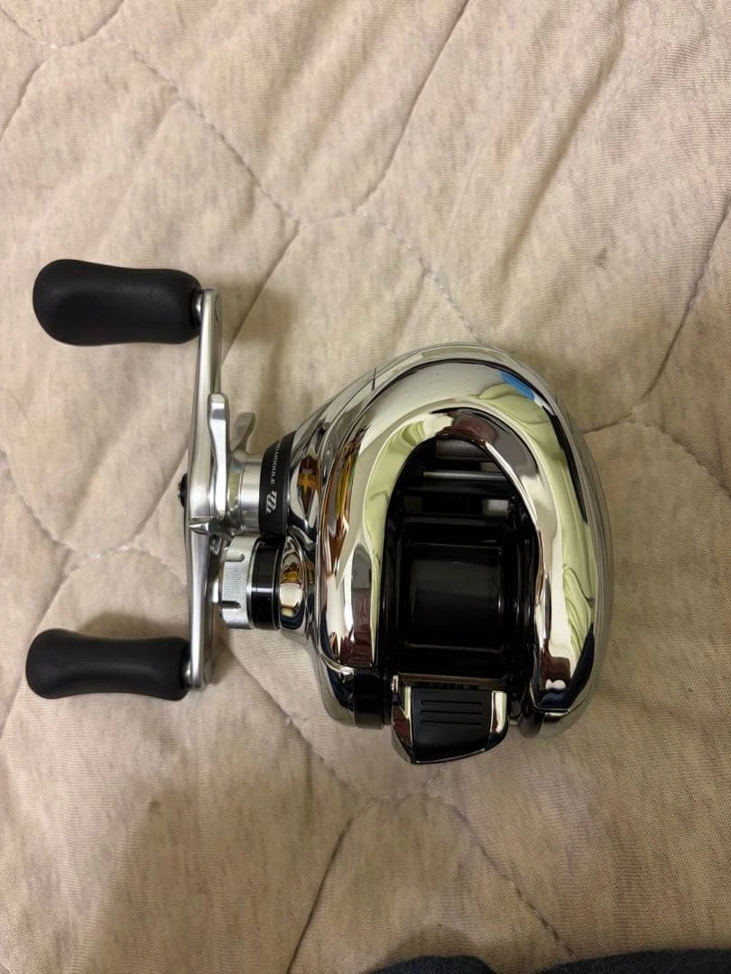 Cần câu Shimano 12 Antares tay trái